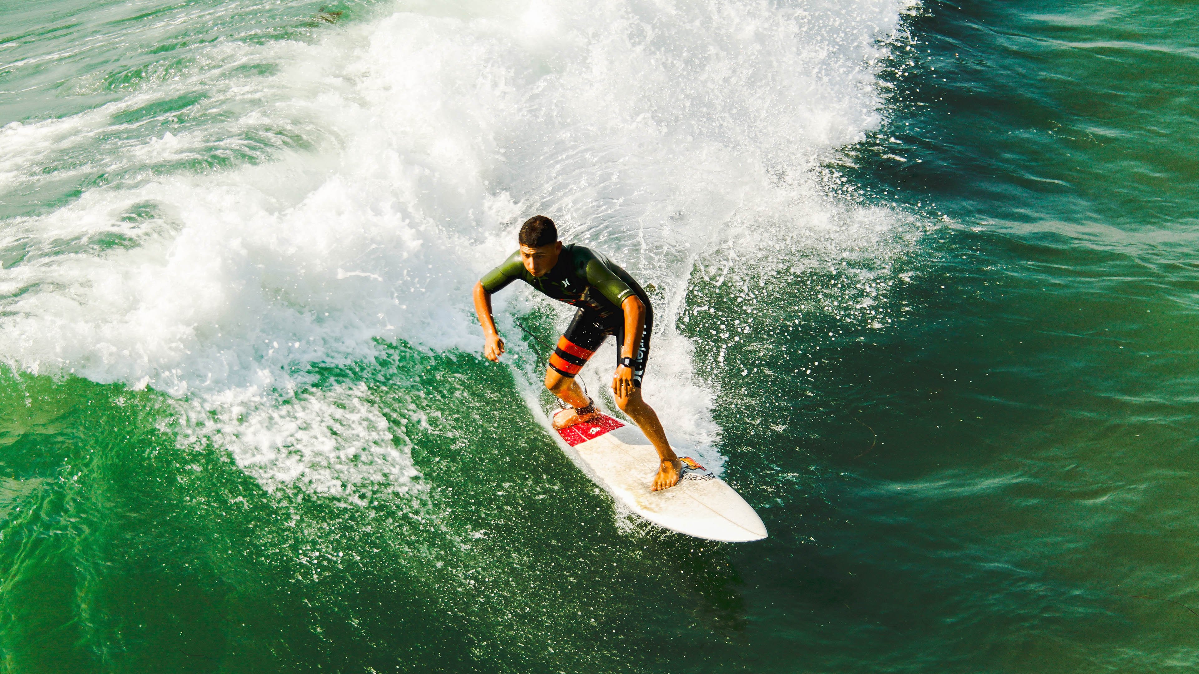 篮球新星崛起，挑战霸主大位！，篮球巨星崛起