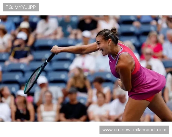 黑裙优雅,笑容自信!萨巴伦卡展现运动员的另一面,萨巴伦卡摔拍